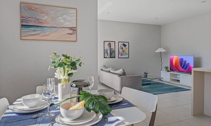 Macgregor Apartamento | 2BR Apartment w/ Balcony Near Food Shop & Transit