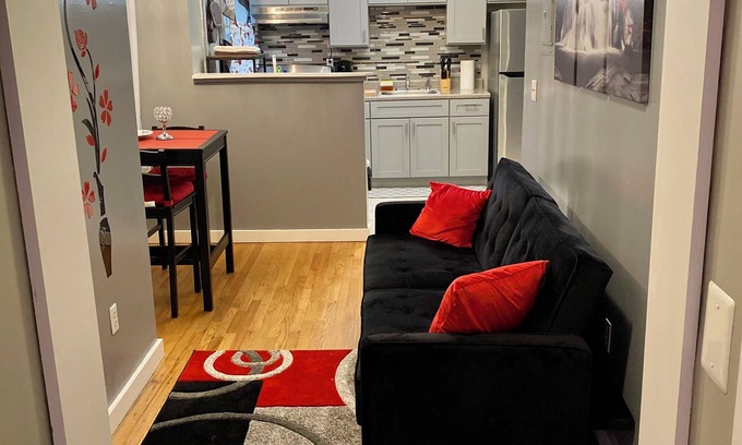East Flatbush Apartamento | 2BR Apt Located in the Heart of Brooklyn, 30 Minutes From Midtown & Pets Allowed