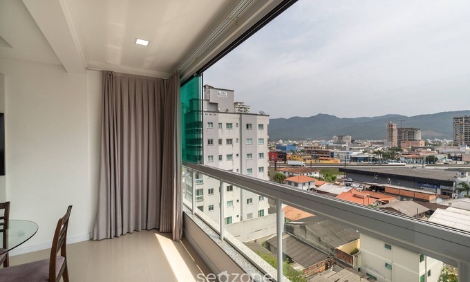 Andorinha Apartamento | 2BR Apt With BBQ in Meia Praia Mlo0601