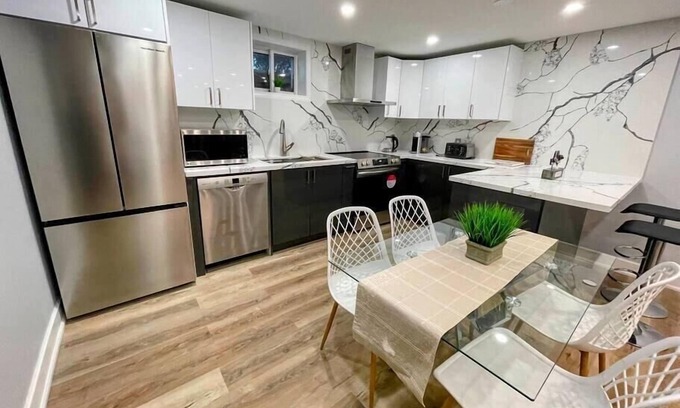 Vaughan Casa | 2BR Apt with Modern Comforts