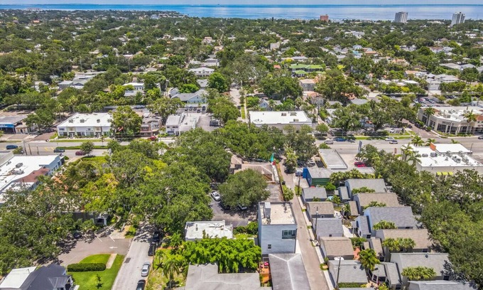 Crescent Lake Apartamento | 236B) 2BR Close to Beach and Downtown!