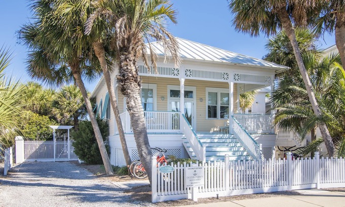 Holiday Isle Cabaña | Coconut Cottage - FREE Dolphin & Tiki Cruise | Sweet Retreat | Beach Access