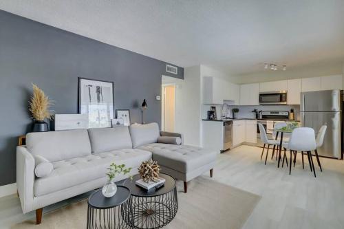 Imperial Point Apartamento | 2BR Coastal Getaway!