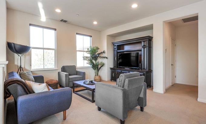 Milpitas Apartamento | 2BR Condo in Milpitas with Pool