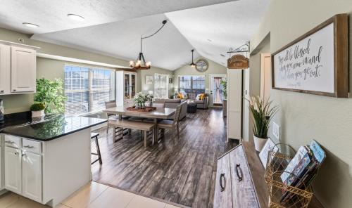 Branson West Casa | 2BR Condo - Near SDC - 2 Pools - Golf Onsite - FREE TICKETS INCLUDED - SB 9-5