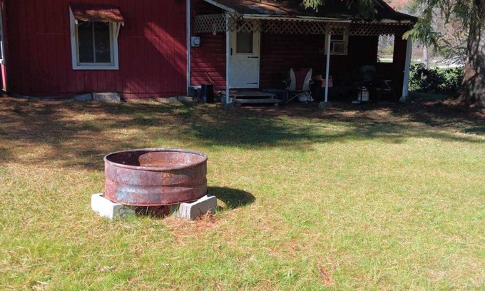 Bradford Cabaña | 2br Cottage close to water, huntn, fishn and snowmobiling outside Bradford, Pa.