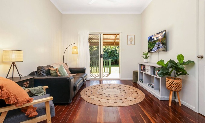 Yeppoon Cabaña | 2BR Cottage on 1 Acre. Air Con & King Beds.