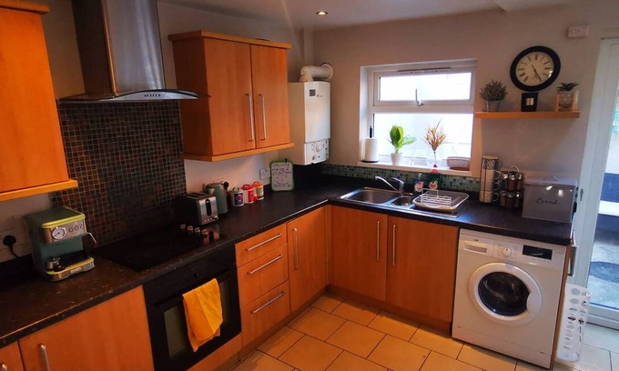 Belfast Casa | 2BR Cozy Duplex in Belfast
