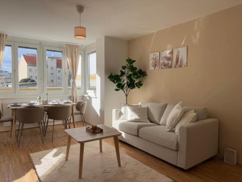 Floridsdorf Apartamento | 2BR, Danube, Central, U6 & S-Bahn - Axara Housing BRN 16