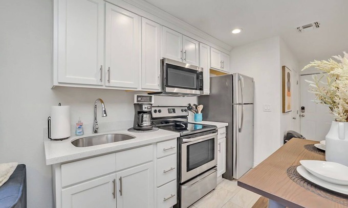 Coronado Casa | 2BR Desert Retreat Central Phoenix
