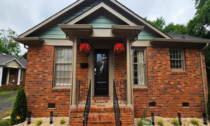 Executive Park Casa | 2BR Duplex with Massive 86in TV