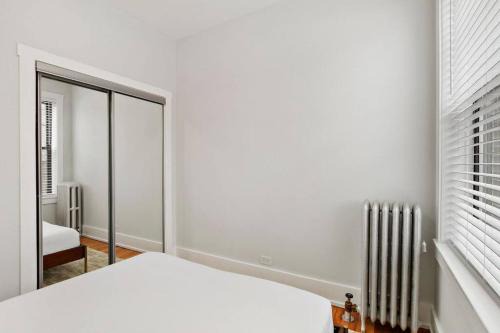 West Lakeview Apartamento | 2BR Enticing Apt in Chicago near Restaurants - Belmont A2 A4 rep