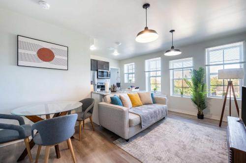 New Center Detroit Apartamento | 2BR Exclusive Retreat Near Henry Ford