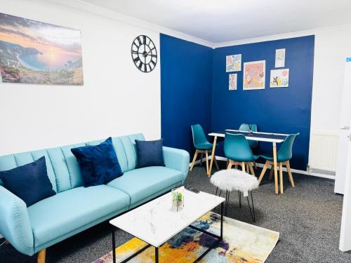 Aldborough Casa | 2BR*Free Parking*Off A12*Family*Contractors