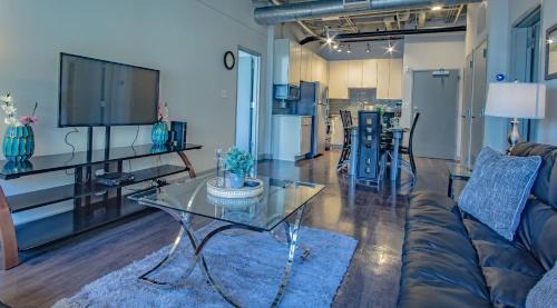 SoNo Apartamento | 2BR Fully Furnished Apartment in Midtown Atlanta apts
