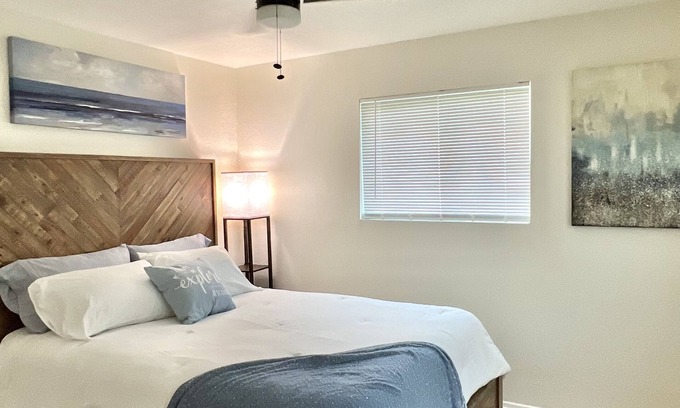 Cape Royale Condominio | 2Br Getaway- Walk to Lake Livingston and Marina