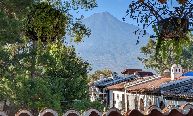 Santa Ana Casa | 2BR in the center with volcano views