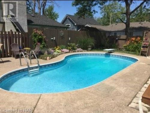 Fort Erie Casa | 2BR Lakeside Oasis with BBQ and Pool