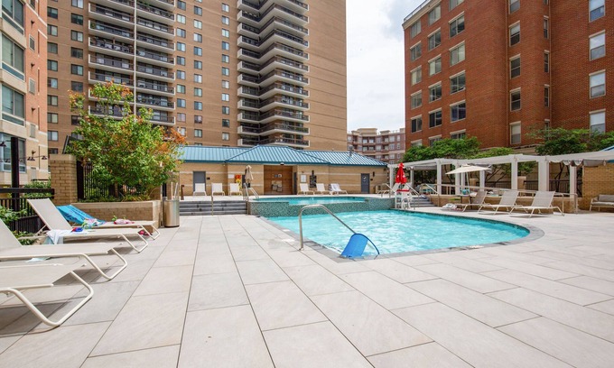 Ballston Apartamento | 2BR Luxury City Suite With Gym & Pool