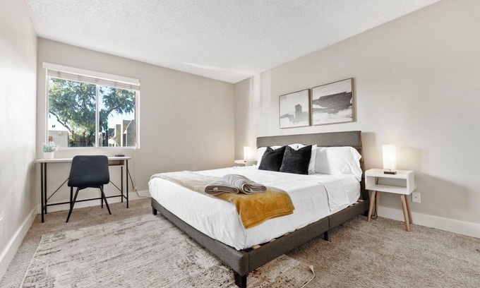 Mesa Apartamento | 2BR/Pool/Gym/1 Mi To Banner Hospital
