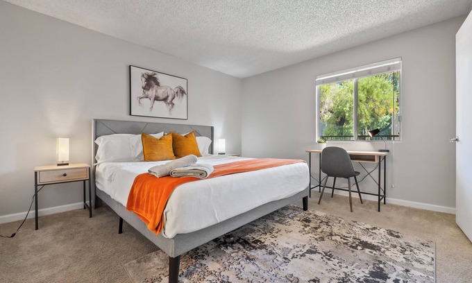 Mesa Apartamento | 2BR/Pool/Gym/1 Mi To Banner Hospital