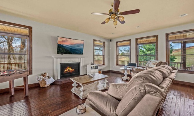 Rutledge Casa | 2BR Riverfront Cottage w/Fireplace | Pet Friendly!