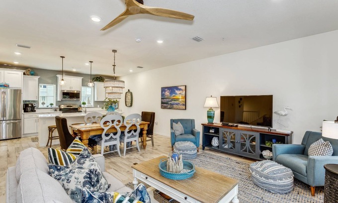 Ono Island Casa | 2BR Townhome | 6 Bikes Included | Private Beach Club w/Tiki Bar |Pools |Hot Tub |Golf | Dogs OK
