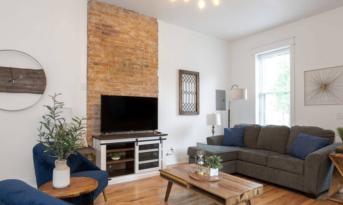 Covington Casa | Lee Street Retreat - The Best of Covington