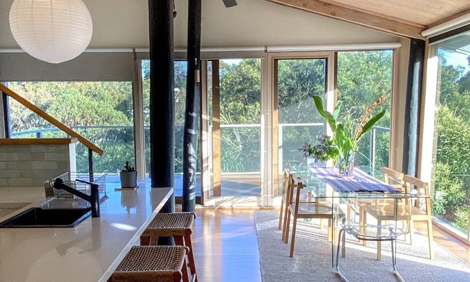 Ocean Grove Casa | 2BR Treetop House – Relax Close to Beaches & Nature in Ocean Grove