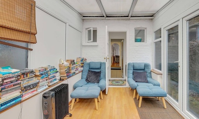 William Morris Apartamento | 2BR Victorian Home - Perfect for Cozy Getaways