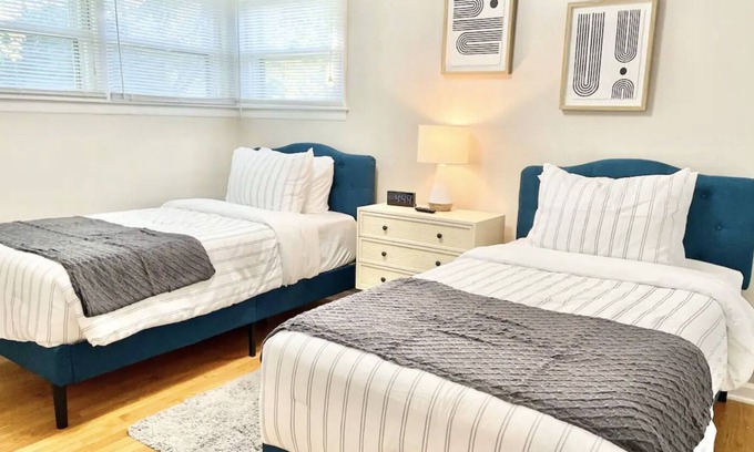 Mundelein Casa | 2br w/KING Bed, 20min to Great Lakes Naval Base
