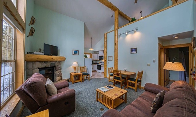 Leadville Cabina | 2BR w/ Loft Cabin: Fireplace & Mountain View