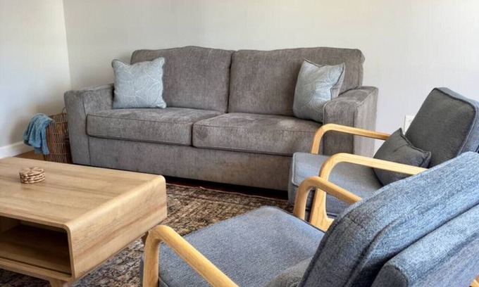 Bayonne Apartamento | 2BR with Washer/Dryer | Near NYC