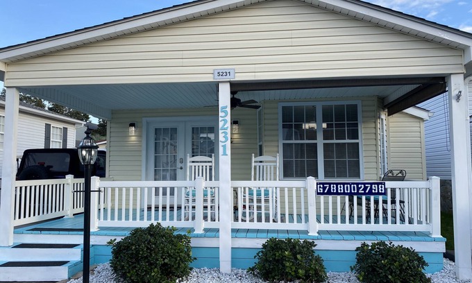 Myrtle Beach Cabaña | 2BR1BA Close to Beach! Ocean Lakes! Golf cart incl. BR Remodeled. Newly Painted.