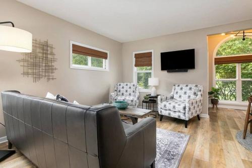 Saugatuck Casa | 2min walk downtown-Pet Friendly-Offstreet Parking