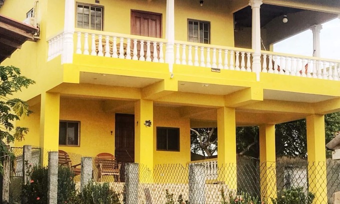Las Tablas Apartamento | ¡Apartamento en el segundo piso de Beach House a pocos pasos de la playa!