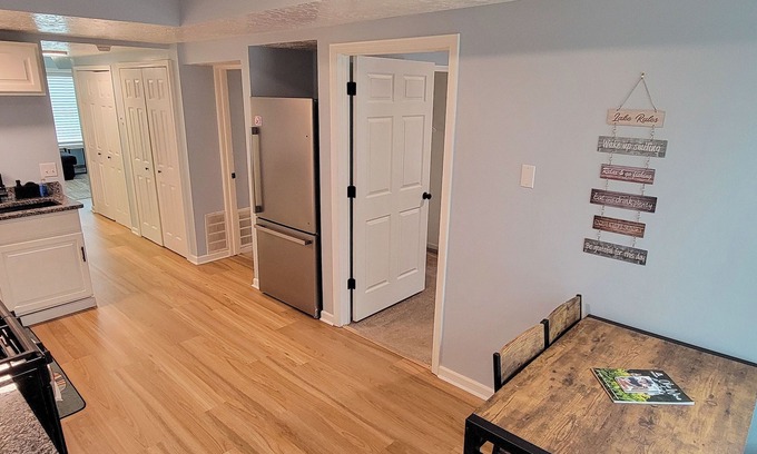Geneva-on-the-Lake Condominio | 2nd Floor Lakeview 2-Bedroom Condo in Geneva U4
