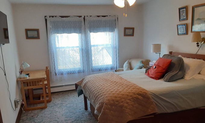 Ansonia Apartamento | SOLEADO APARTAMENTO DE 1 DORMITORIO CERCA DE NEW HAVEN, YALE, SIKORSKY Y AREA HOSPITALS