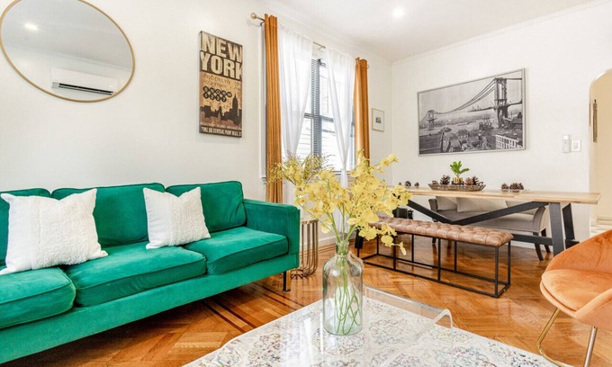 East New York Casa | 2nd Floor Unit · NY Large Private 3BD WshDyr/Parking/5min train