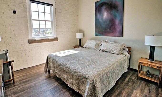 Hickory Casa | 2nd Street Inn Room #10
