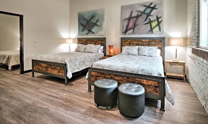 Hickory Casa | 2nd Street Inn Room #7