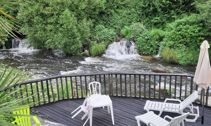 Parada de Todeia Apartamento | 2º Dream corner by waterfalls - air cond, pool, free parking - 20 min to Oporto
