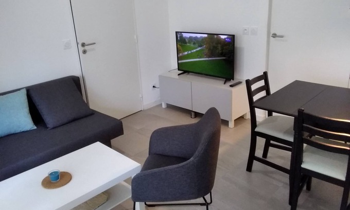 La Bocca Nord Apartamento | 2p air-conditioned apartment in quiet residence with small garden