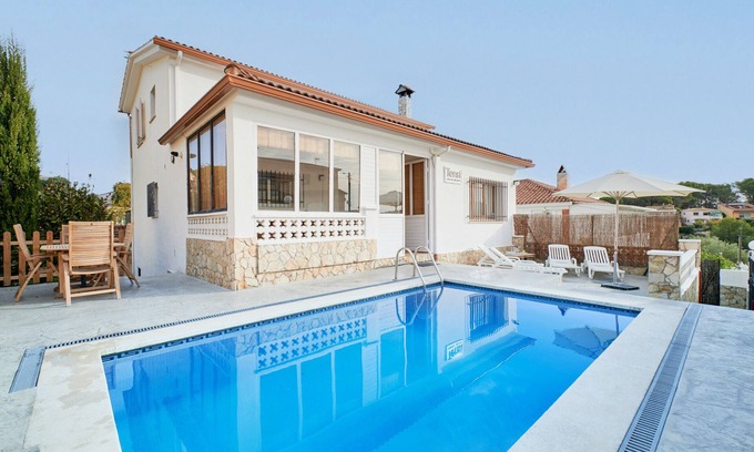 Blanes Villa | 2TEN01 - Casa para 10 personas con piscina privada situada cerca de la playa y del centro de Blanes