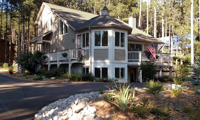 Thompsonville Casa | 3,000 pies cuadrados / pies Crystal Mountain Resort Home