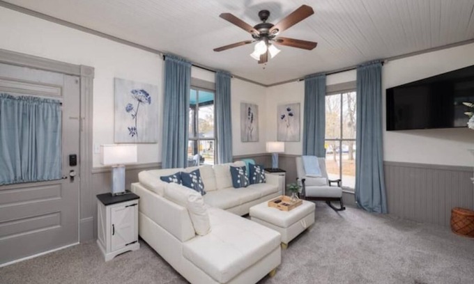 Covington Casa | 3/2 Near the visitor center, 0.5 mile from the square