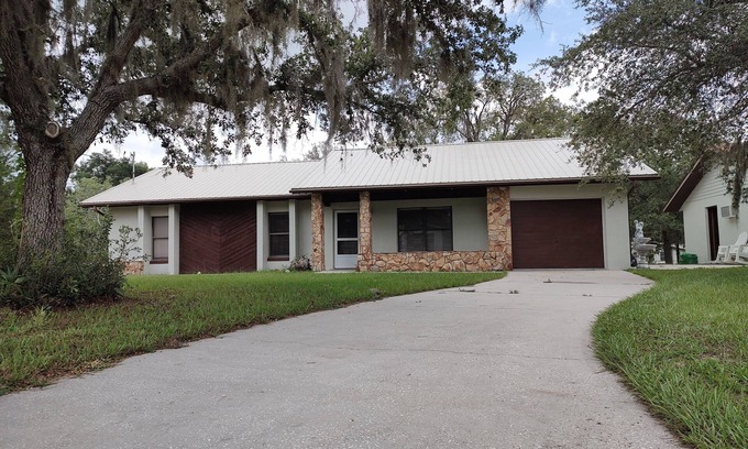 Crystal River Casa | 3/2 Perfect for Families Boat and RV parking