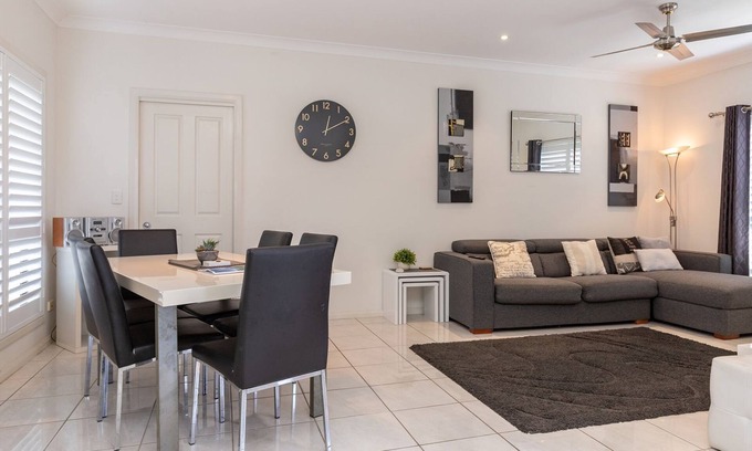 Tuncurry Casa | 3/29 Parkes St - Quiet villa to enjoy the laid back Mid North Coast lifestyle