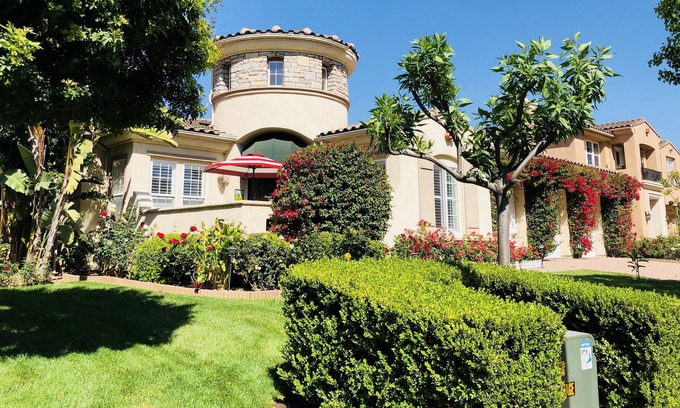Corona Casa | 3. 5K SQFT Castillo de lujo en 12K SQFT Hermoso jardín y patio / 30 minutos a Disneyland