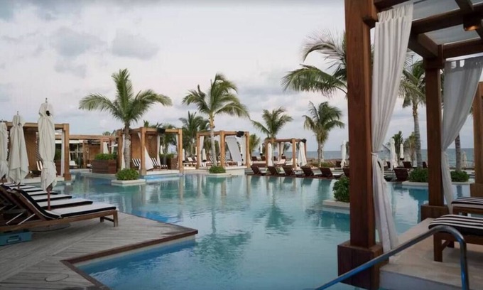 Puerto Juarez Villa | 3 bd Grand Luxxe Spa Riviera Maya